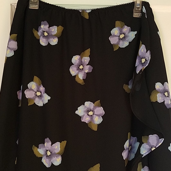 Kathy Ireland Floral skirt Size Small - Picture 2 of 7
